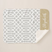 Gold und Gray Trellis Monogram | Editierbare Farbe Sherpadecke (Vorderseite (Horizontal))