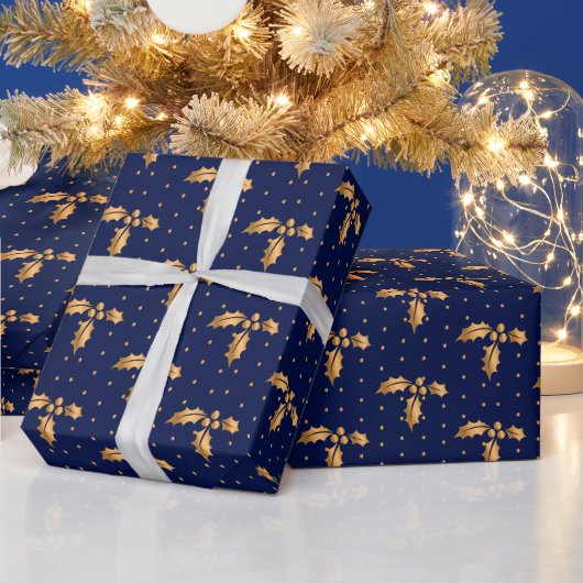 Gold und Navy Blue Christmas Holly Geschenkpapier (Feiertage)