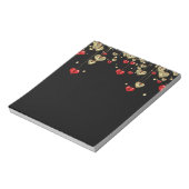 Gold und rote Herzen auf schwarzem Hintergrund Notizblock (Rotiert)