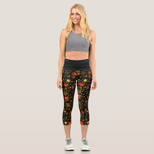 Gold und rote Weihnachtsschmuck Capri Leggings (Vorderseite)