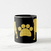 Gold und schwarze Mops-und Tatzen-Tassen Zweifarbige Tasse (Mittel)