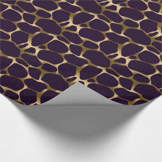 Gold und Tief Lila Abstraktes Leopardenmuster Geschenkpapier (Ecke)