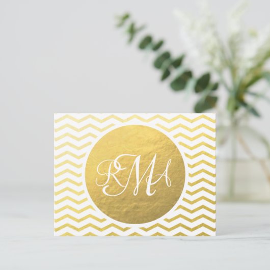 Gold und Weiß Zickzack Mit Monogramm Personalisier Postkarte (Stehend Vorderseite)