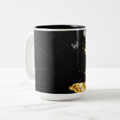 Gold und weiße Schmetterlinge Zweifarbige Tasse (Vorderseite Links)