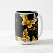 Gold und weiße Schmetterlinge Zweifarbige Tasse (VorderseiteRechts)