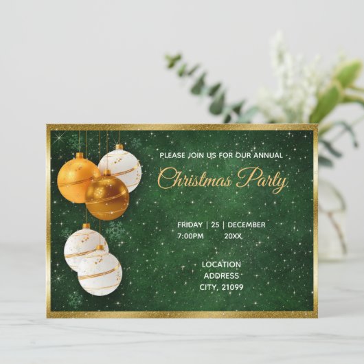 Gold und weiße Weihnachtsbälle Einladung (Stehend Vorderseite)