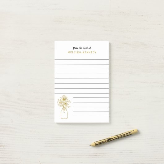 Gold und weiße Wildblume vom Schreibtisch der Post-it Klebezettel (Auf Schreibtisch)