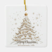 Gold und weißer Weihnachtsbaum im Schnee Keramikornament (Vorderseite)