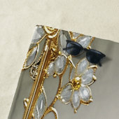 Gold Verziertes weißes Blumenstraumhandtuch Strandtuch (Beispiel)