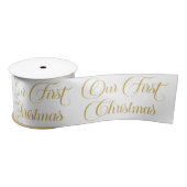 Gold White Our First Christmas Script Typografie Satinband (Spule)