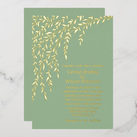 Gold Willows Light Sage Green Wedding Folieneinladung (Vorderseite/Rückseite)