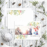 Gold Winter Botanische Grünpflanzen Berries Foto H Feiertagskarte<br><div class="desc">Weihnachten ist so eine besondere Zeit im Jahr! Und was für eine schönere Art zu feiern, als mit einer wunderschönen Golden Winter Greenery Botanischen Foto Holiday Card! Diese atemberaubende Karte zeigt drei Ihrer Lieblings-Fotos, schön dekoriert mit festlichen roten und grünen Wintermotiven. Es ist der perfekte Weg, die Freude der Saison...</div>