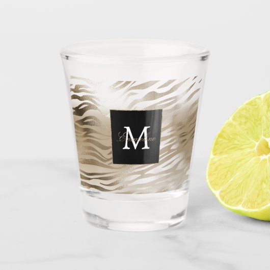 Gold Zebra Animal Print Monogram Schnapsglas (Vorderseite)