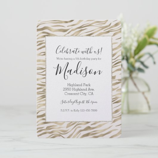 Gold Zebra Print Glitz Geburtstag Einladung (Stehend Vorderseite)