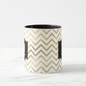 Gold Zig Zags Monogram Personalisiert Tasse (Zentrum)