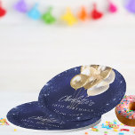 Goldballons der Birthday Marinebahn Glitzer Pappteller<br><div class="desc">Marineblau mit eleganten Imitaten,  Glitzern und goldenen Ballons. Die blaue Farbe ist ungleichmäßig. Personalisieren und fügen Sie einen Namen und Alter. Weiße Buchstaben.</div>