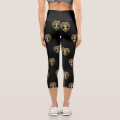 Goldbaum des Lebens Schwarzes Muster Capri Leggings (Rückseite)