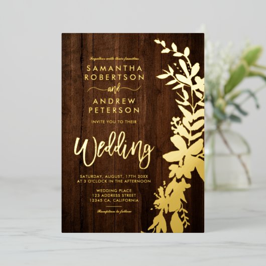 goldblütenfarbener Kranz Hochzeit rustikal-braunes Folieneinladung (Stehend vorne)