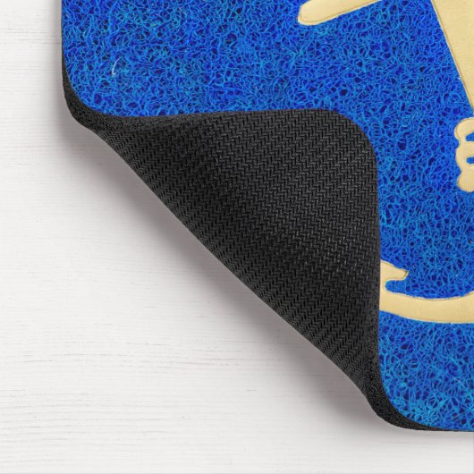 Goldbootanker auf Blue Mousepad (Ecke)