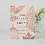 Golddelikate Blätter Rosa Beige Hochzeit Folieneinladung (Stehend vorne)