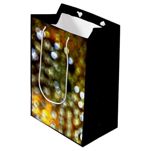 Golddesign Mittlere Geschenktüte (Vorderseite Schrägansicht)