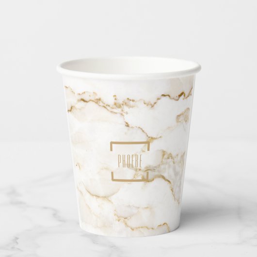 Goldeffektkarton mit personalisiertem Namen Pappbecher (Rückseite)