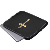 Golden "3-D" Cross 2 Laptopschutzhülle (Vorne Knopf)