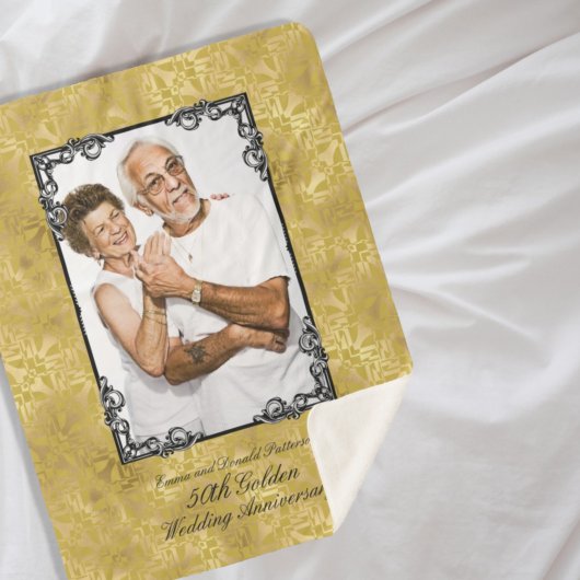 Golden 50. Wedding Anniversary Foto Monogram She Sherpadecke