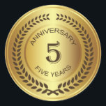 Golden 5. Jubiläum mit Lorbeerkranz Runder Aufkleber<br><div class="desc">Goldener Retro-Effekt 5. (Hochzeit oder Firma) Jubiläum mit Lorbeerkraenke</div>