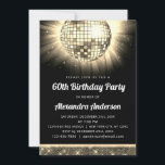 Golden 60. Geburtstagsparty 70's Disco Ball Einladung<br><div class="desc">Hier ist eine Beschreibung für eine 60. Geburtstagsparty der 70er Jahre Disco Ball Einladung: "Bereiten Sie sich vor, die Nacht mit unserer 60. Geburtstagsparty 70's Disco Ball Einladung glänzen und umrunden! Diese Einladung verkörpert Opulenz und Nostalgie und ist somit die perfekte Wahl für einen Meilenstein zum 60. Geburtstag mit einer...</div>