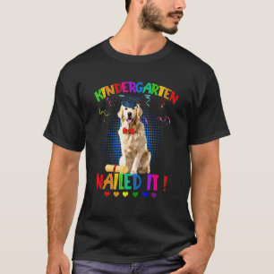 Golden Abschluss Class of 22 Kindergarten nail T-Shirt