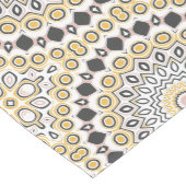 Golden and Charcoal Mandala Pattern Mittelgroßer Tischläufer (Ecke)