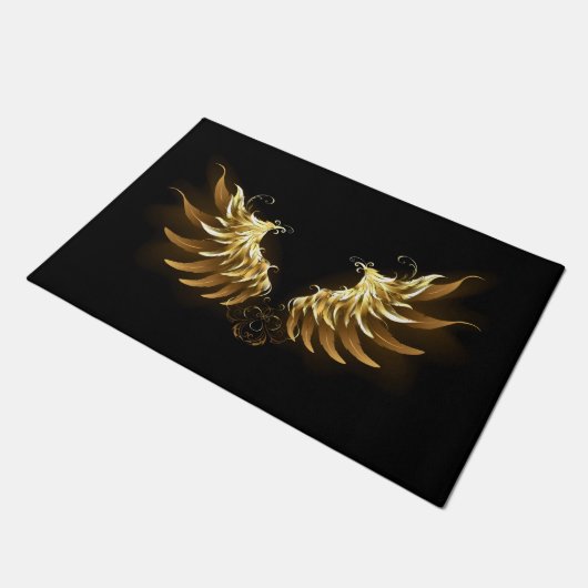 Golden Angel Wings auf schwarzem Hintergrund Fußmatte (Schrägansicht)