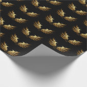 Golden Angel Wings auf schwarzem Hintergrund Geschenkpapier (Ecke)