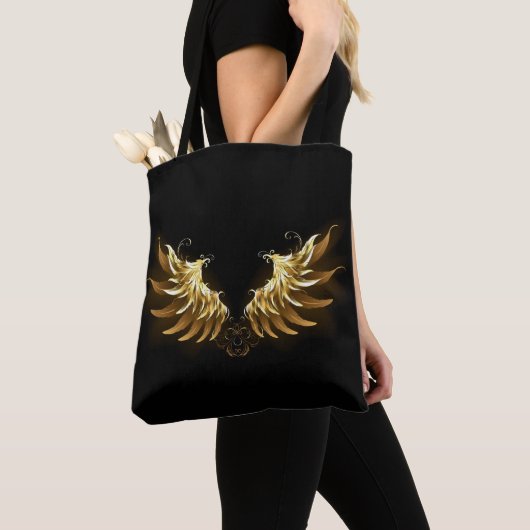 Golden Angel Wings auf schwarzem Hintergrund Tasche (Von Nahem)