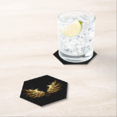 Golden Angel Wings auf schwarzem Hintergrund Untersetzer (Vor Ort)