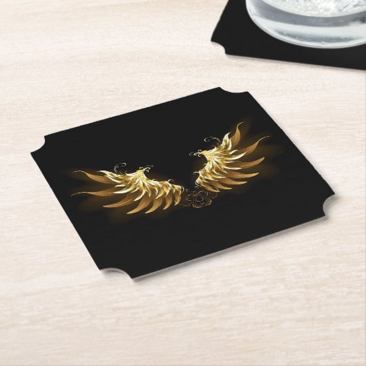 Golden Angel Wings auf schwarzem Hintergrund Untersetzer (angewinkelt)