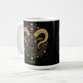Golden Aries Zodiac Symbol mit Ornamenten Kaffeetasse (Vorderseite Links)