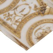 Golden Baroque Cornucopia auf Beige Erntedank Tischdecke (Schrägansicht)