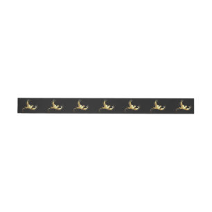 Golden Bird im schwarzen Hintergrund