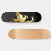 Golden Bird im schwarzen Hintergrund Skateboard (Horizontal)