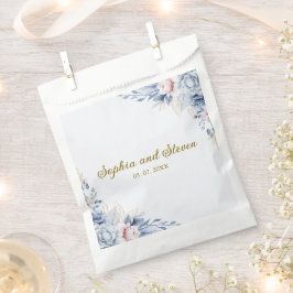 Golden Bloom: Blue & White Floral Wedding  Geschenktütchen