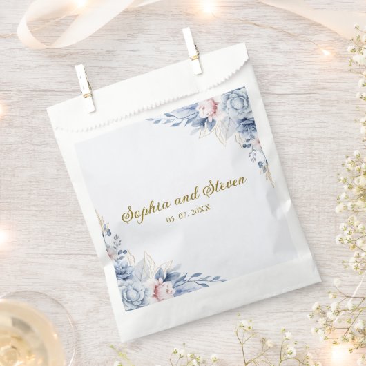 Golden Bloom: Blue & White Floral Wedding  Geschenktütchen (Ausgeschnitten)