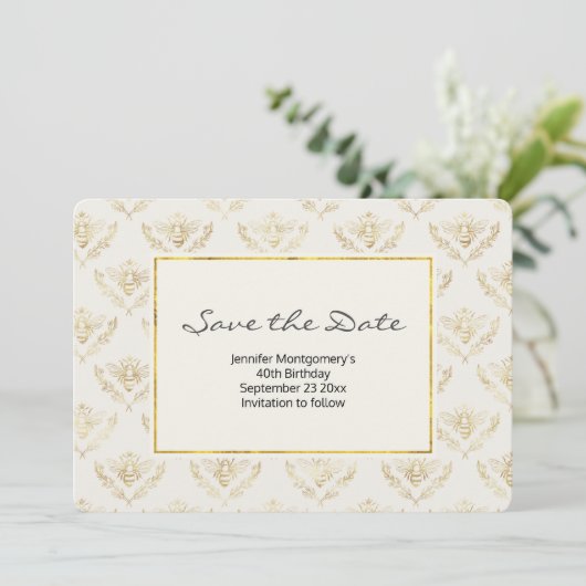 Golden Bumble Bee Pattern Save the Date (Stehend Vorderseite)