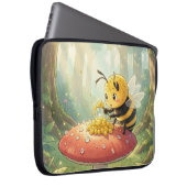 Golden Bumblebee in Bloom Dance.2 Laptopschutzhülle (Vorne Rechts)