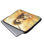 Golden Bumblebee in Bloom Dance.8 Laptopschutzhülle (Vorne Knopf)