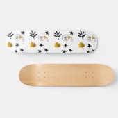 Golden Christmas Pine Tree Star und Ornamente Skateboard (Horizontal)