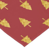 Golden Christmas Trees on Red Background Kurzer Tischläufer (Ecke)