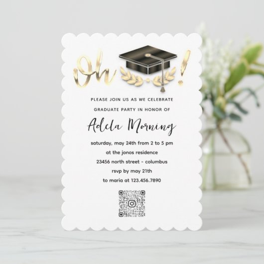 Golden Confetti Graduate Party QR Code White Einladung (Stehend Vorderseite)