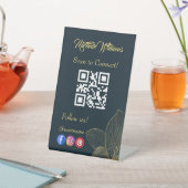 Golden Details Esthetiker Qr Code Social Media Sockelschild (In SItu)